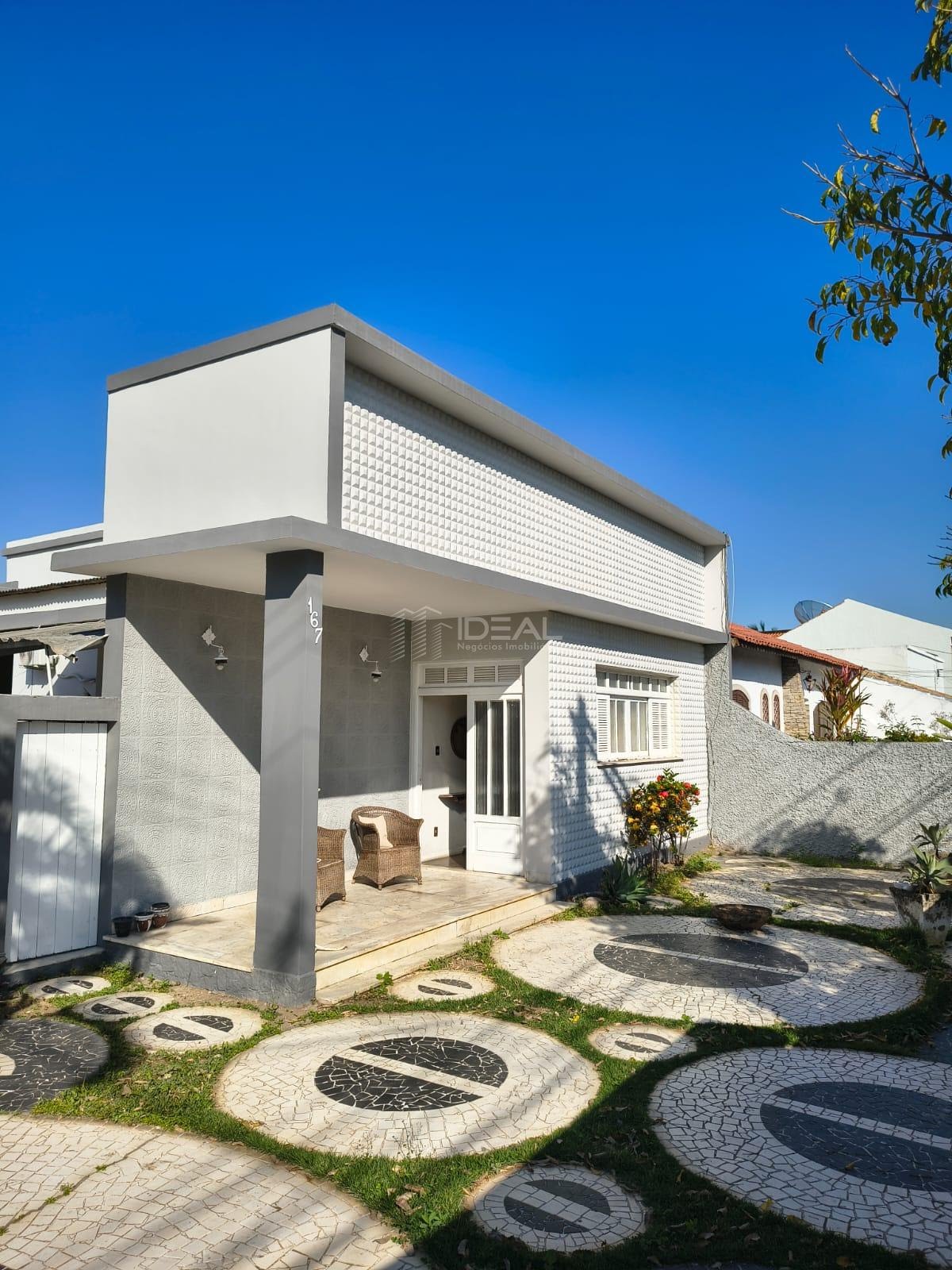 Casa à venda com 4 quartos, 3 banheiros, 3 vagas e 225m² no Ips, Campos dos Goytacazes — foto principal