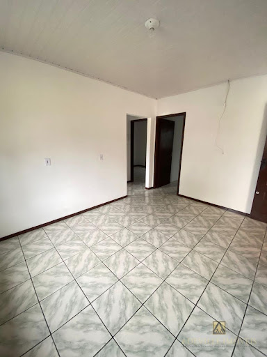Casa em Aventureiro  -  Joinville