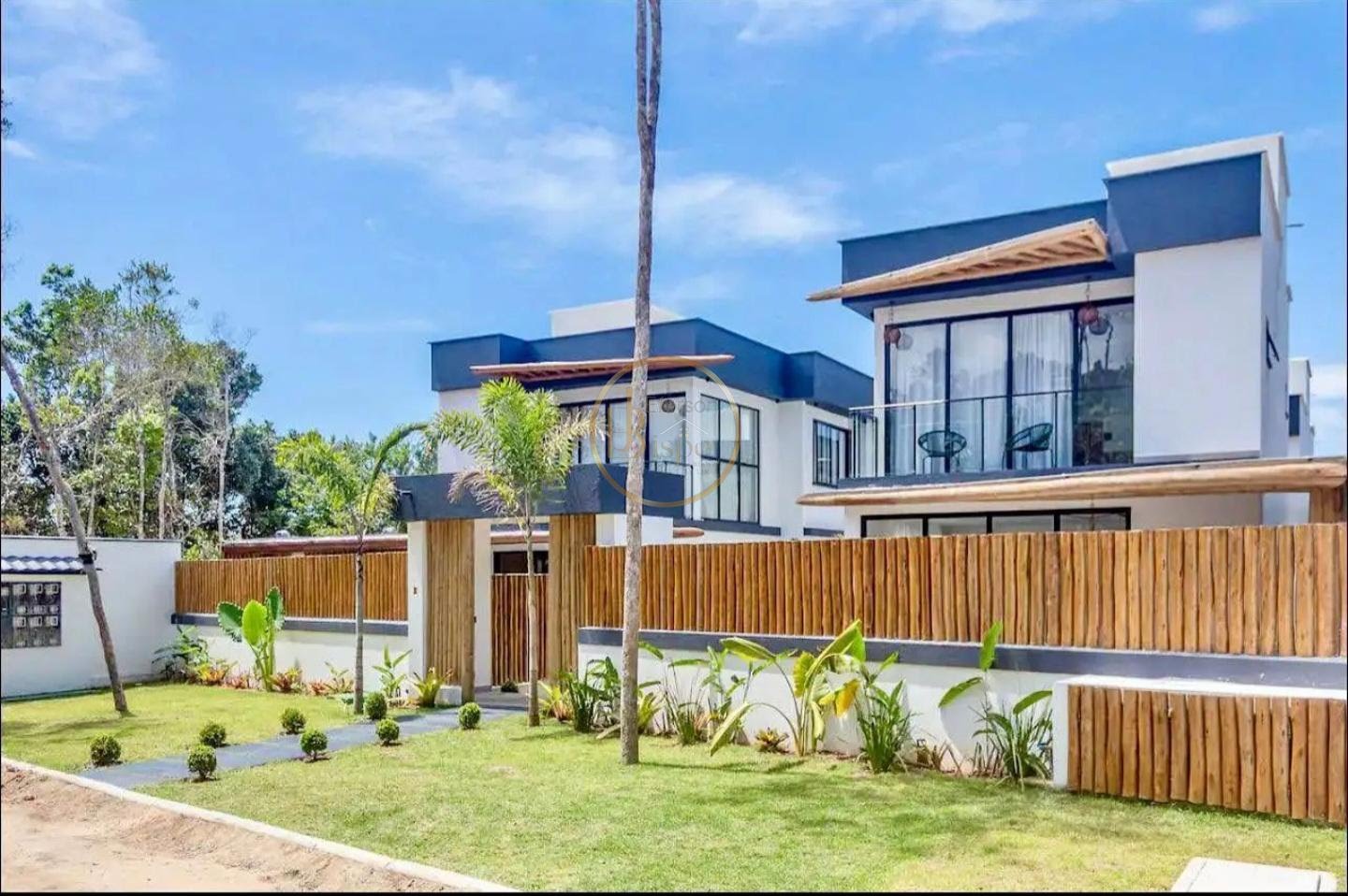 Casa à venda com 3 quartos, 5 banheiros, 2 vagas e 100m² no Alto de Pitinga, Porto Seguro — foto principal