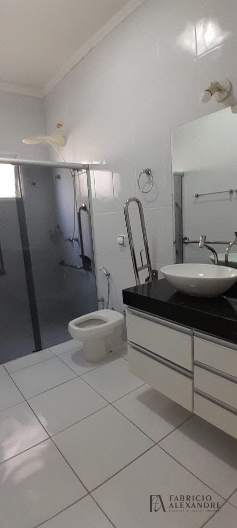 Casa à venda com 4 quartos, 4 suítes, 4 vagas e 300m² no Figueira I, São José do Rio Preto (SP) — foto 14 de 18