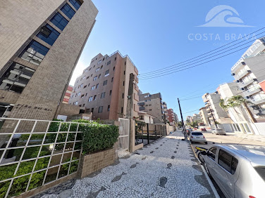 Apartamento Sonhos em Caiobá: Praticidade e 3 quadras do mar