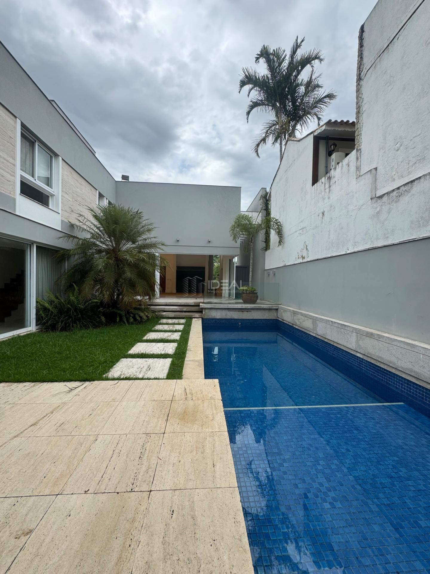Casa à venda com 3 quartos, 3 suítes, 4 vagas e 423m² no Parque Santo Amaro, Campos dos Goytacazes (RJ) — foto 11 de 30