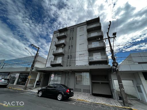 04 SALAS COMERCIAIS EM FRENTE A PREFEITURA