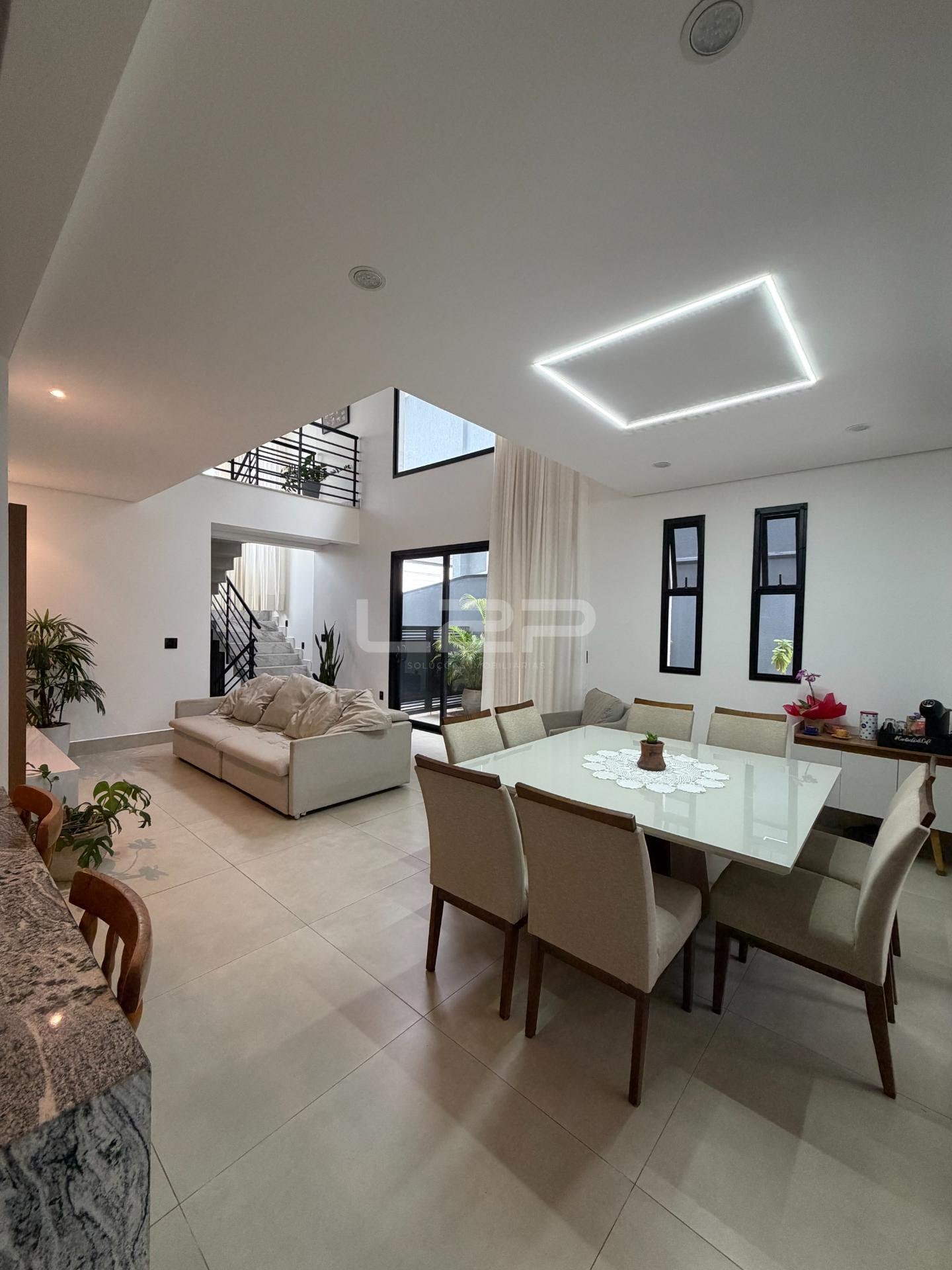Casa à venda com 4 quartos, 1 suíte, 6 vagas e 227m² no Residencial Ibi-aram II, Itupeva (SP) — foto 9 de 30