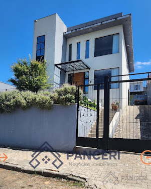 Casa à Venda em São Francisco, Videira por R$980.000