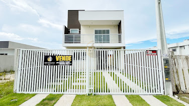 Sobrado à venda em Guaratuba, 3 quartos, 160m²