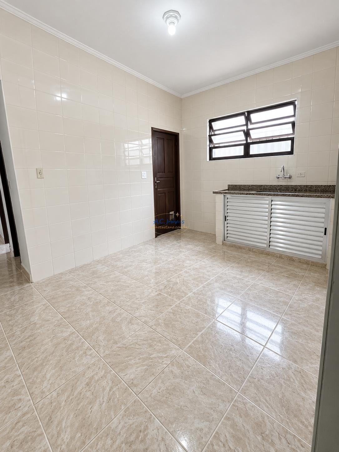 Casa à venda com 2 quartos, 1 suíte, 2 vagas e 63m² no Tupiry, Praia Grande (SP) — foto 6 de 10