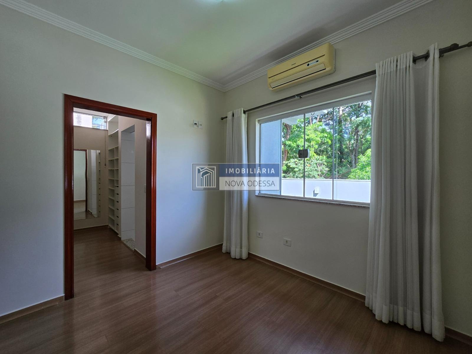 Casa à venda com 4 quartos, 1 suíte, 2 vagas e 220m² no Jardim Primavera, Nova Odessa (SP) — foto 8 de 24