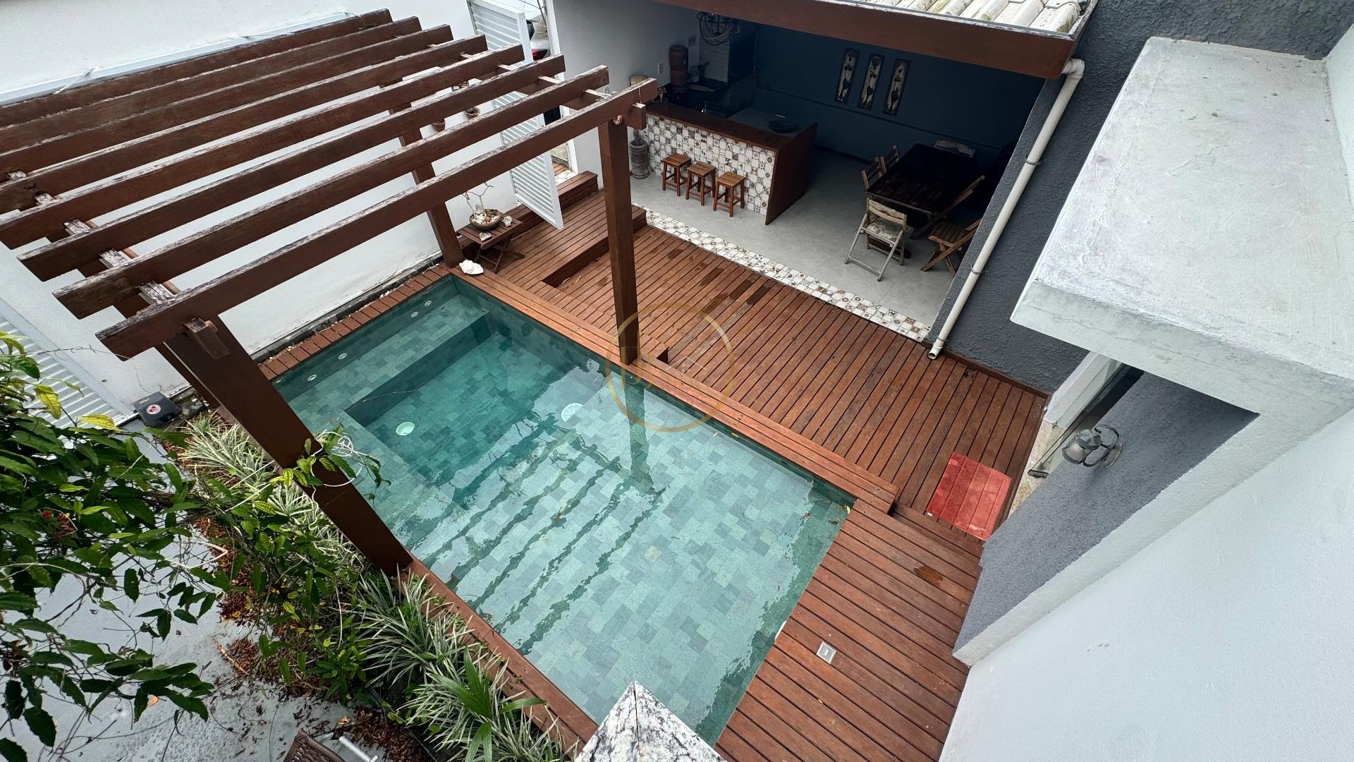 Casa à venda com 3 quartos, 4 banheiros, 2 vagas e 150m² no Praia de Taperapuã, Porto Seguro — foto principal