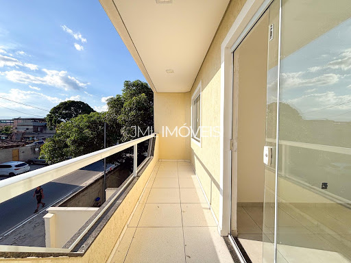 APARTAMENTO COM VARANDA  (FRENTE)