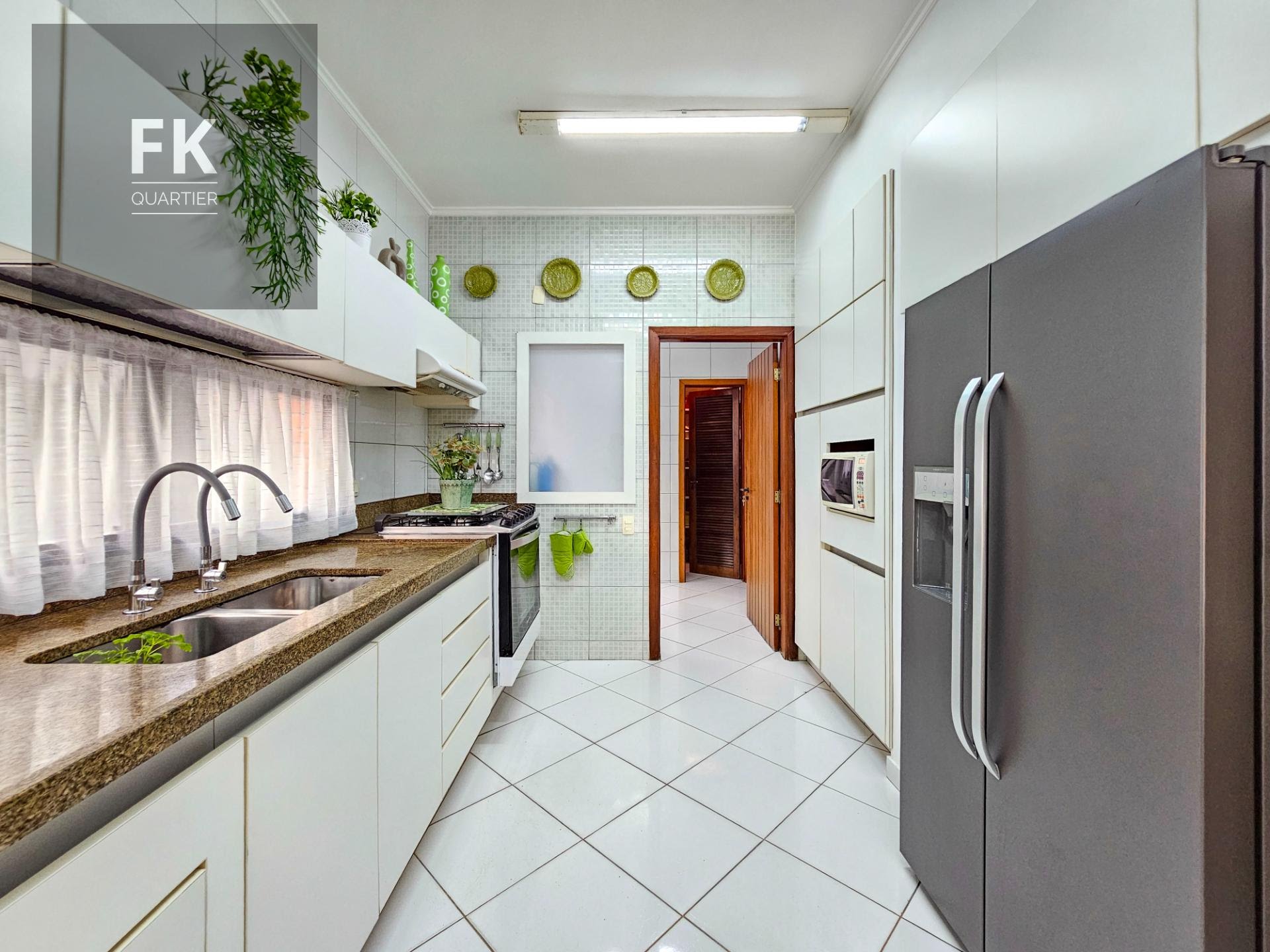 Casa à venda com 3 quartos, 3 suítes, 6 vagas e 350m² no Alphaville Residencial Dois, Barueri (SP) — foto 23 de 30