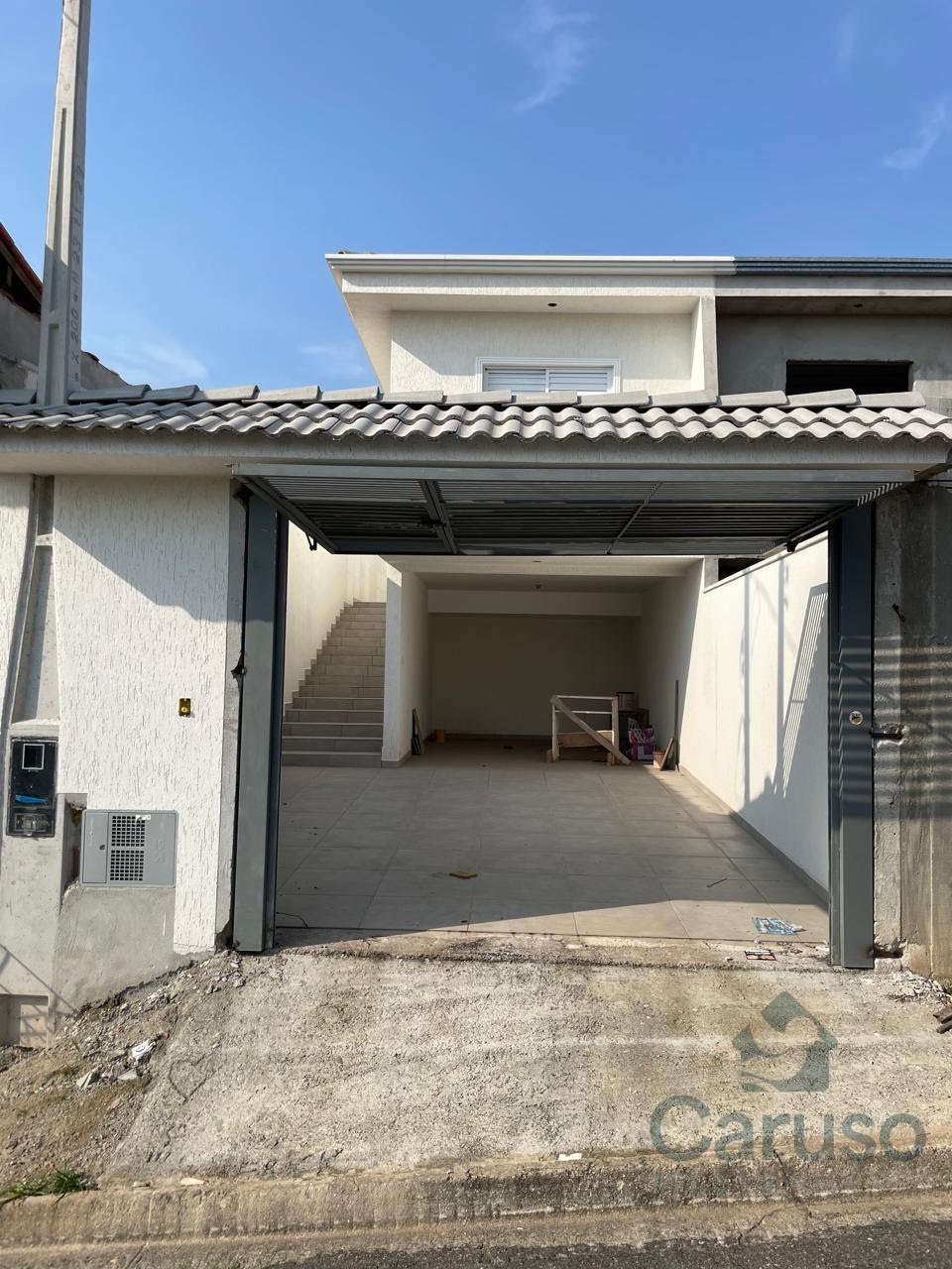 Casa à venda com 3 quartos, 1 suíte, 2 vagas e 150m² no Bairro dos Barbosas, Arujá (SP) — foto 2 de 13