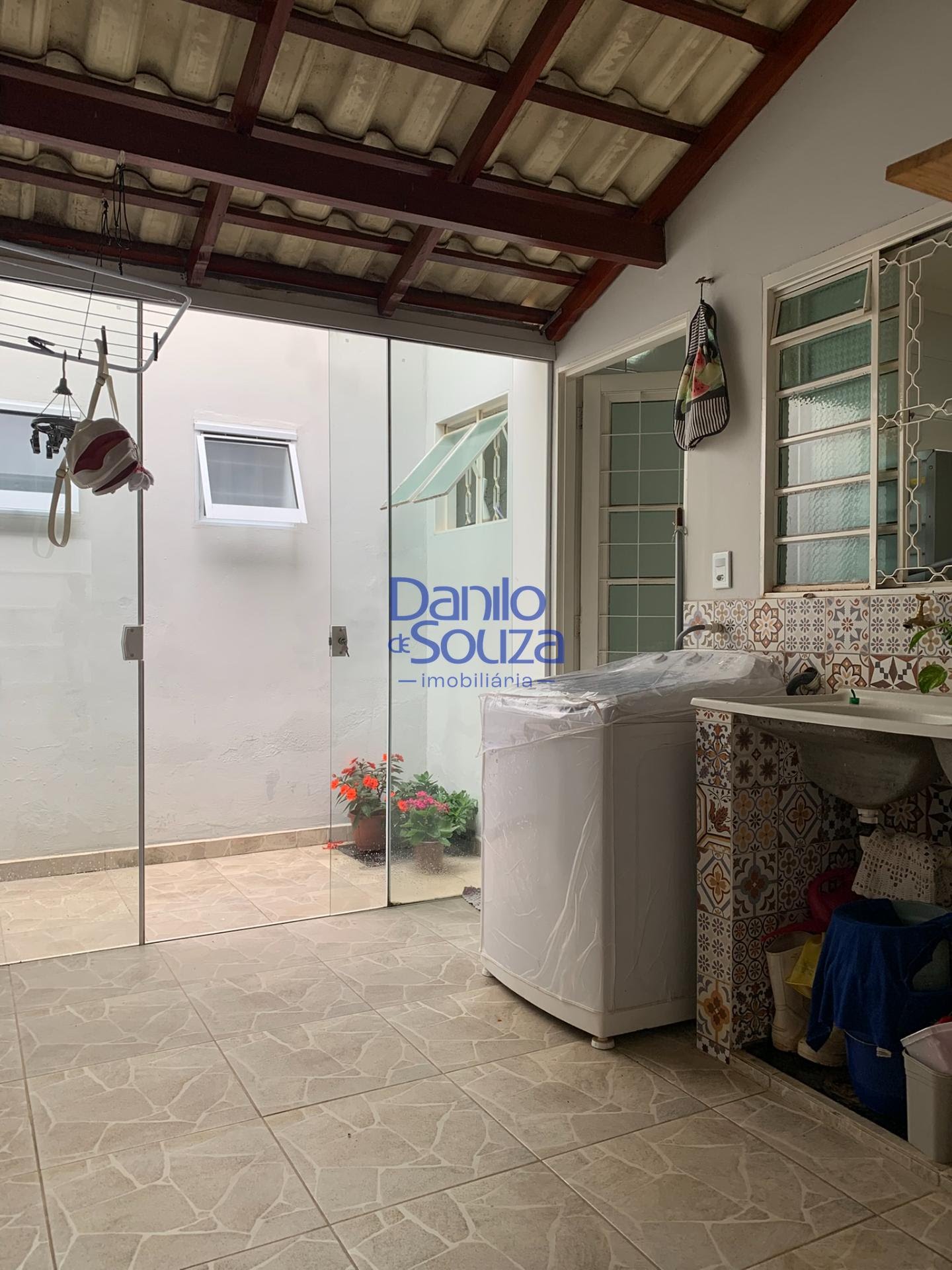 Casa à venda com 2 quartos, 1 banheiro, 2 vagas e 240m² no Parque das Mangabeiras IV, Araxá (MG) — foto 8 de 22