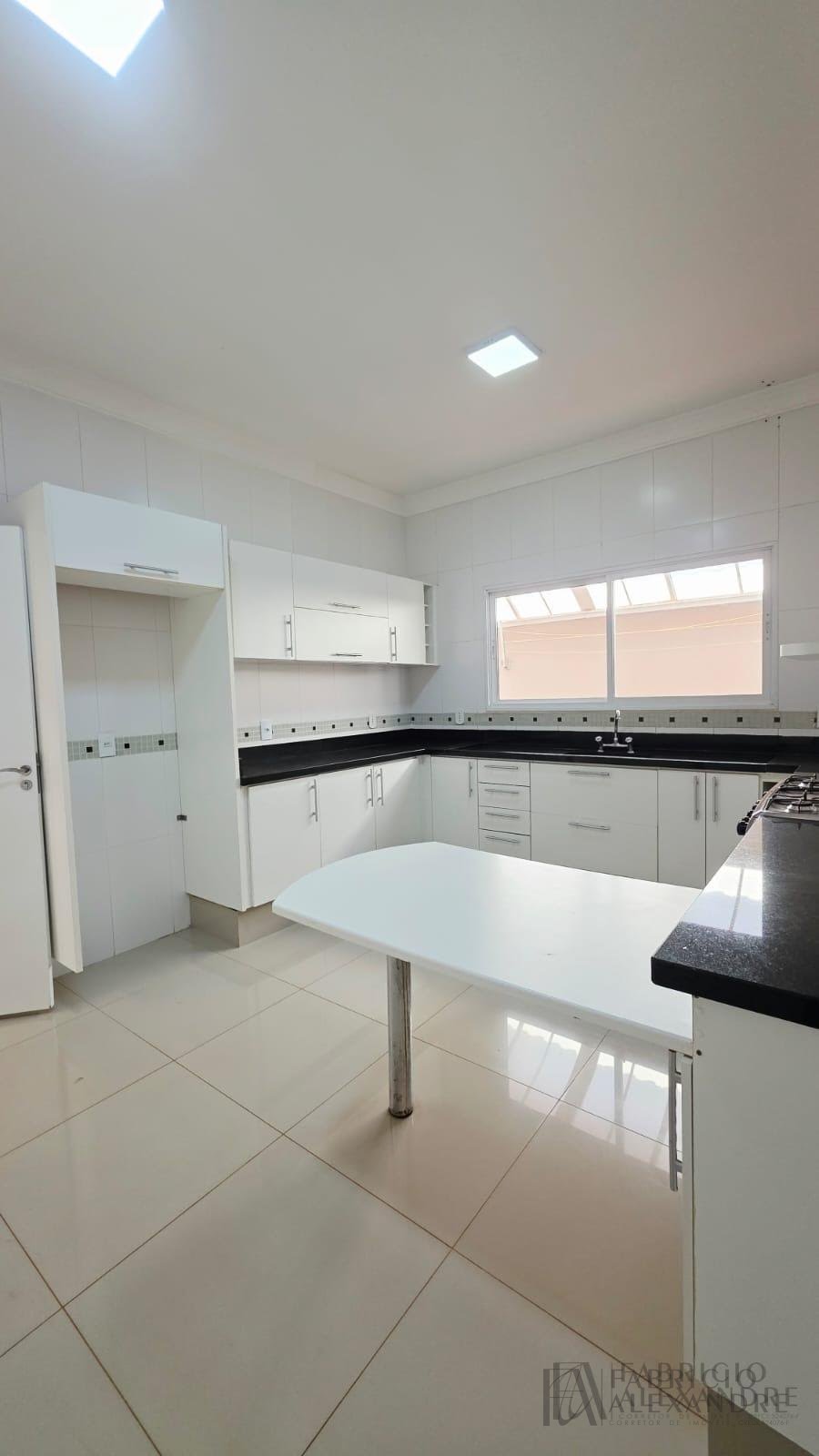 Casa à venda com 3 quartos, 3 suítes, 4 vagas e 250m² no Parque Residencial Damha, São José do Rio Preto (SP) — foto 10 de 30