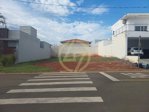 Lote / Terreno em Condominio Portal dos Pinheiros  -  Itapetininga