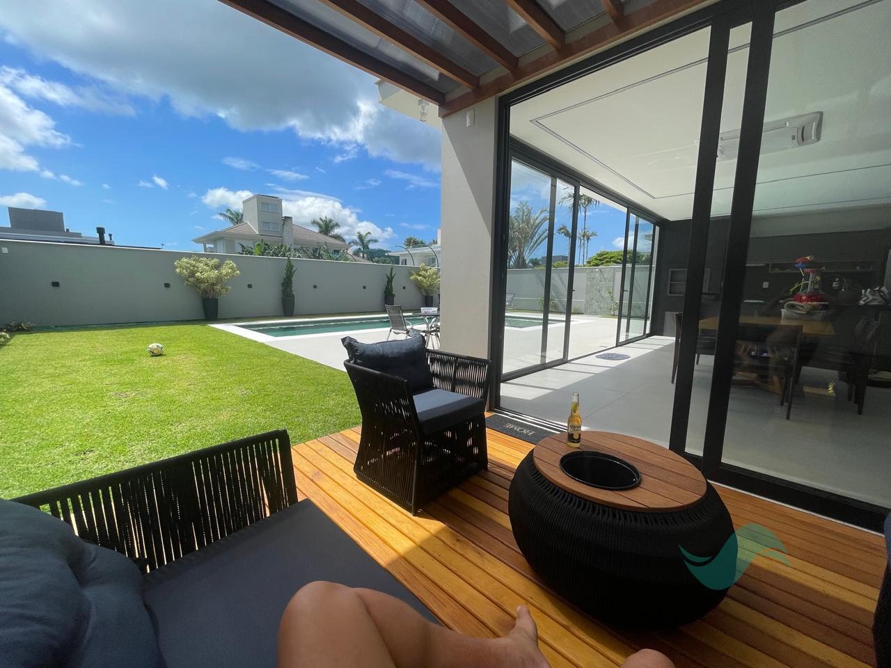 Casa à venda com 5 suítes, 3 vagas e 410m² no Jurerê Internacional, Florianópolis (SC) — foto 21 de 27