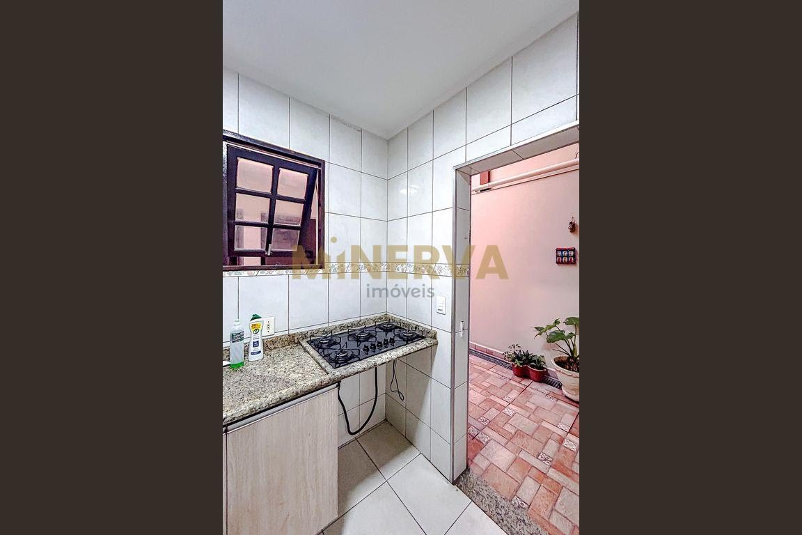 Casa à venda com 4 quartos, 3 banheiros, 2 vagas e 220m² no Parque São Jorge, São Paulo (SP) — foto 10 de 30