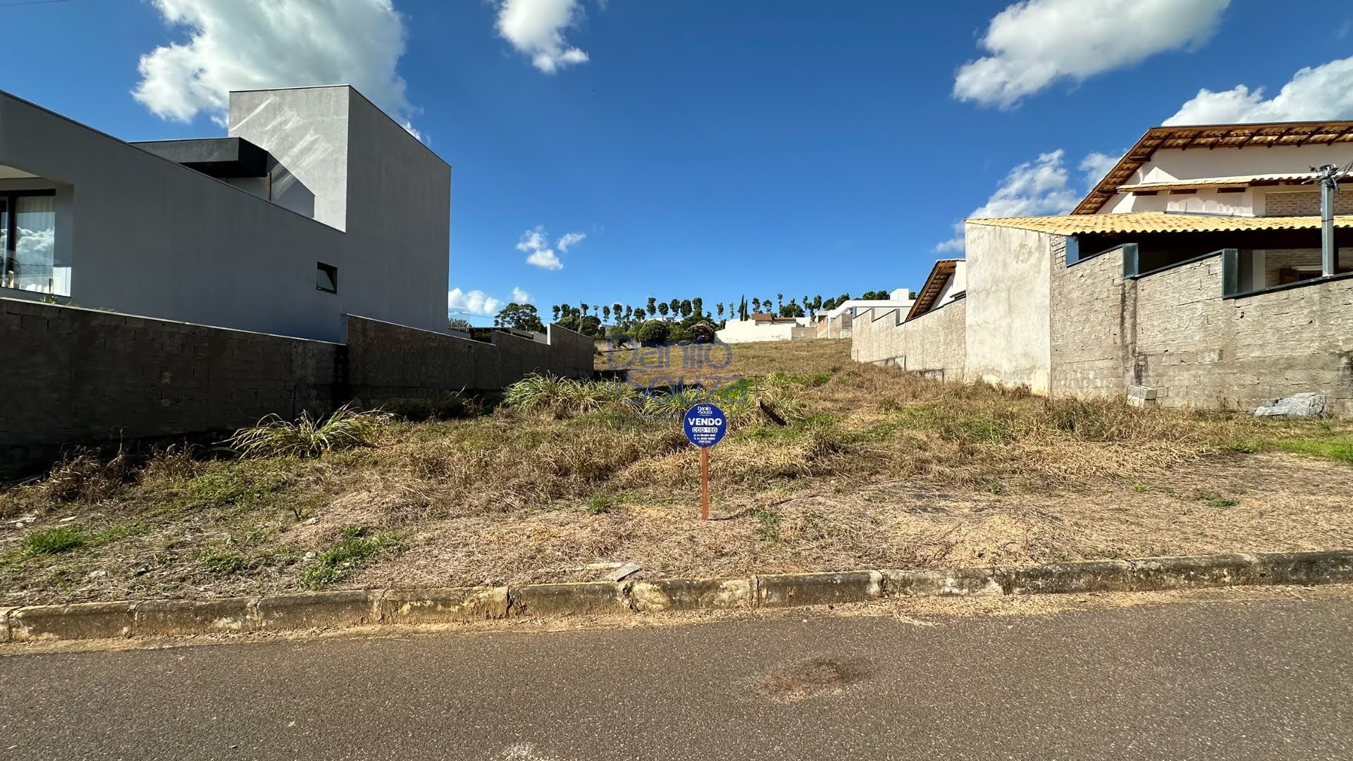 Terreno à venda com 575m² de terreno no Quintas do Lago, Araxá (MG) — foto 2 de 8
