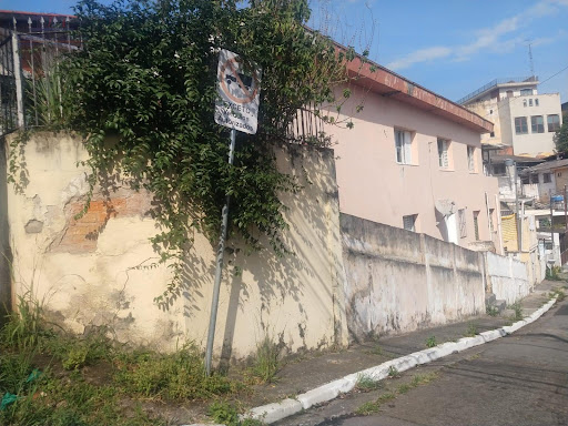 Casas laterais todas alugadas