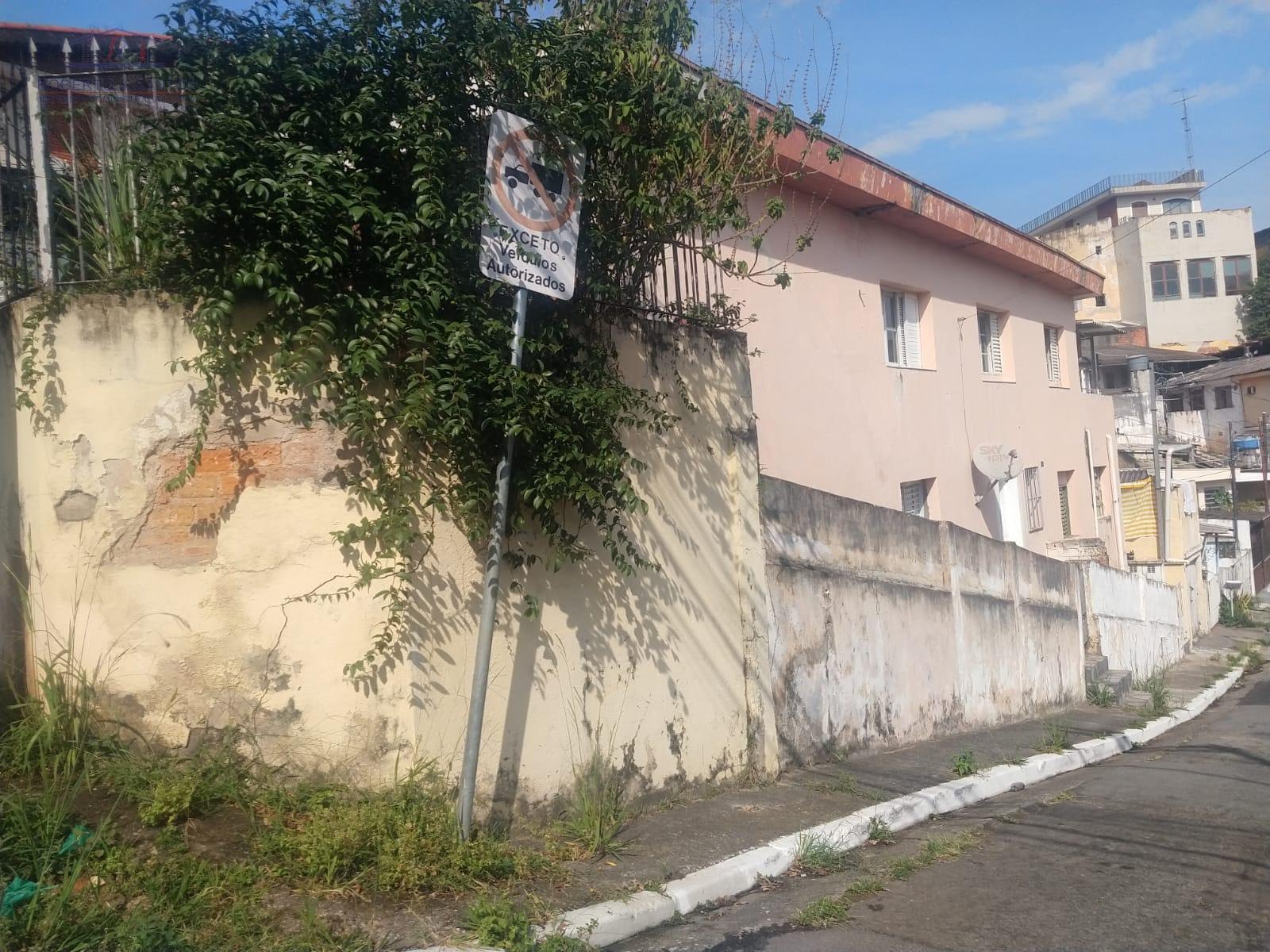 Casas laterais todas alugadas
