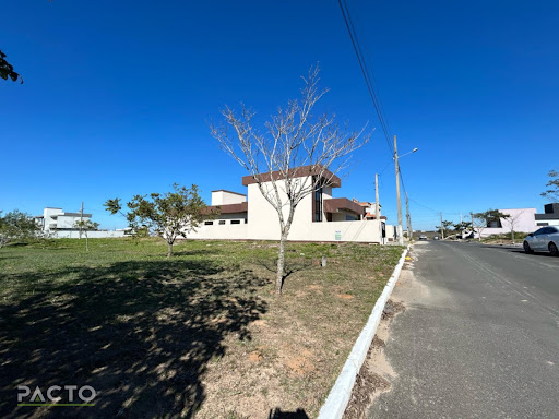 Terreno à venda em Caverazinho, Araranguá por R$ 284 mil