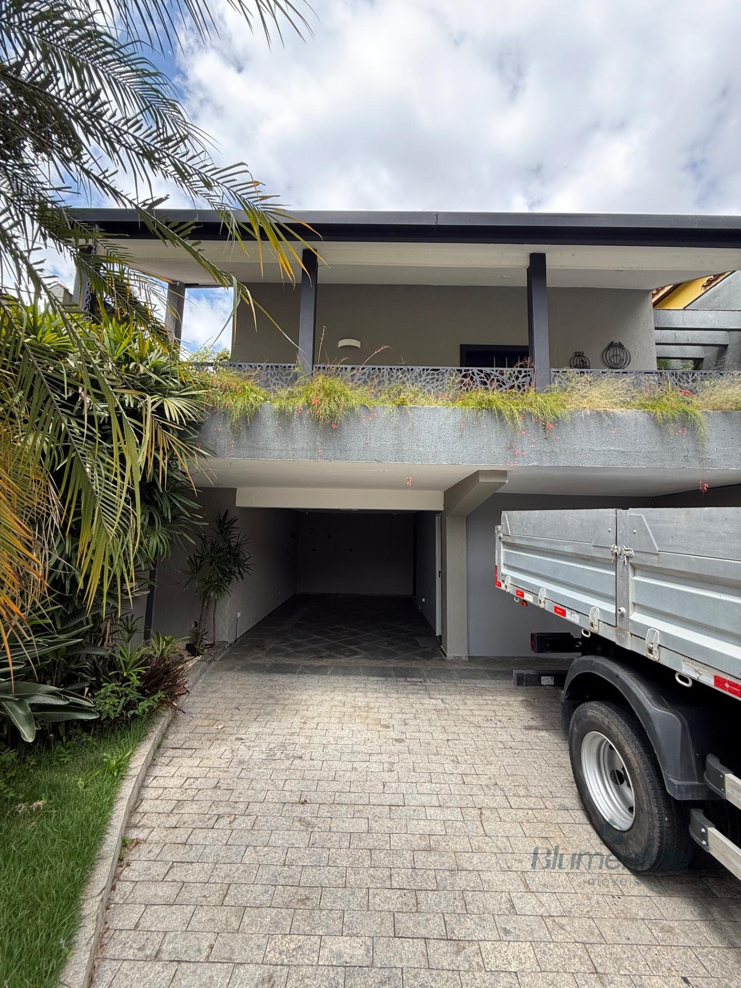 Casa à venda com 4 quartos, 4 suítes, 4 vagas e 300m² no Condomínio Arujazinho IV, Arujá (SP) — foto 2 de 30