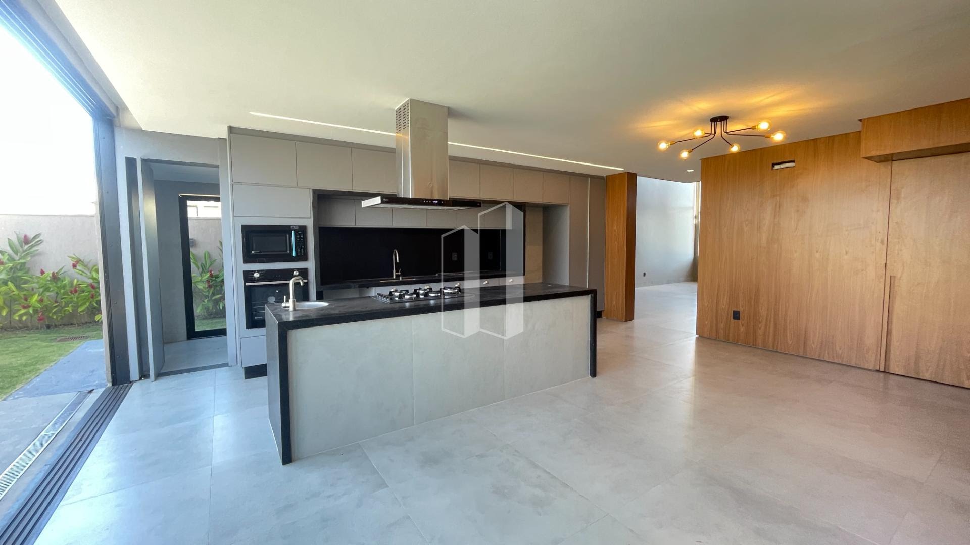 Casa à venda com 4 quartos, 4 suítes, 4 vagas e 283m² no Jardins França, Goiânia (GO) — foto 9 de 28