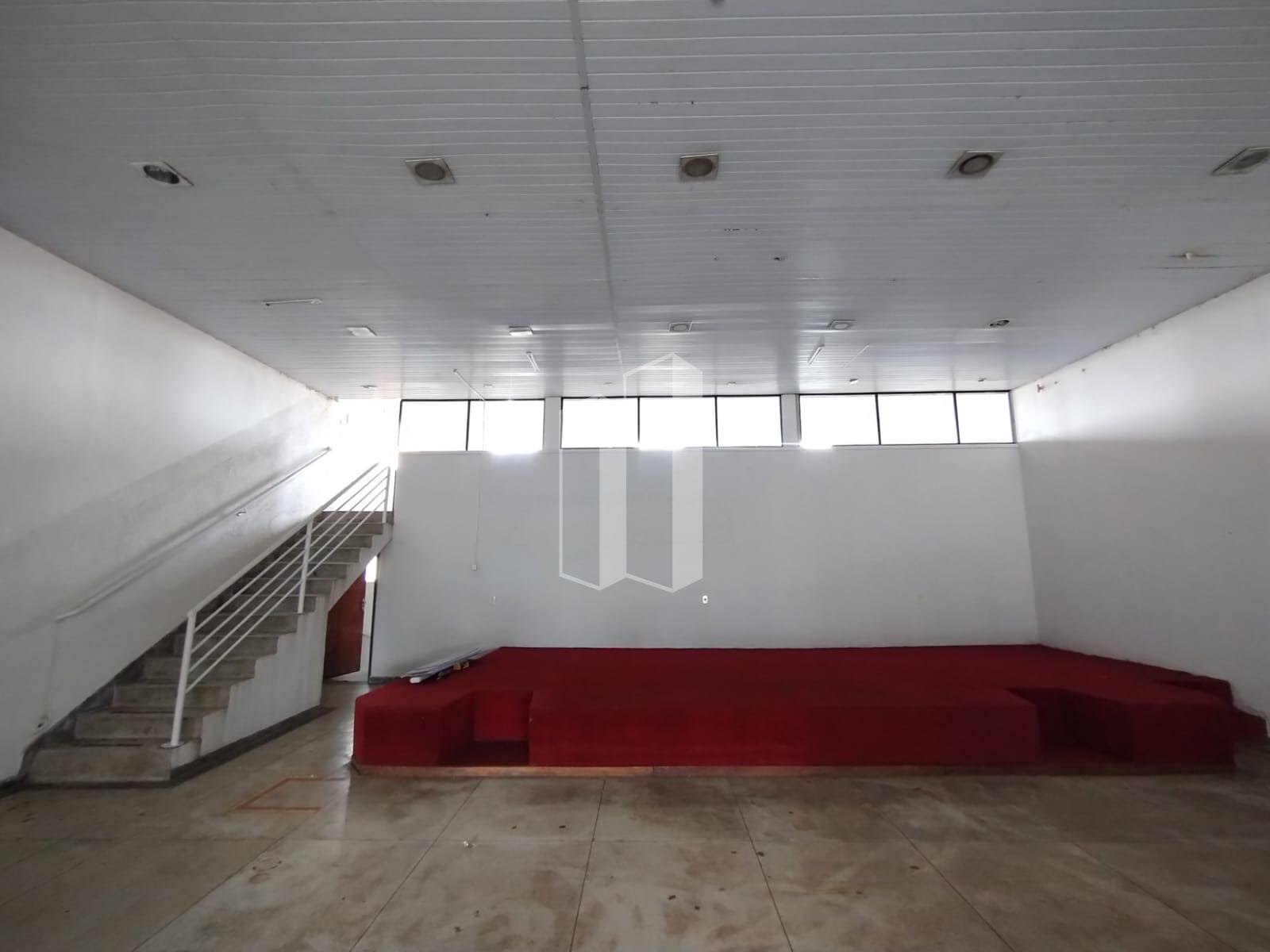 Comercial para alugar com 3 banheiros e 316m² no Setor Garavelo, Aparecida de Goiânia (GO) — foto 8 de 23