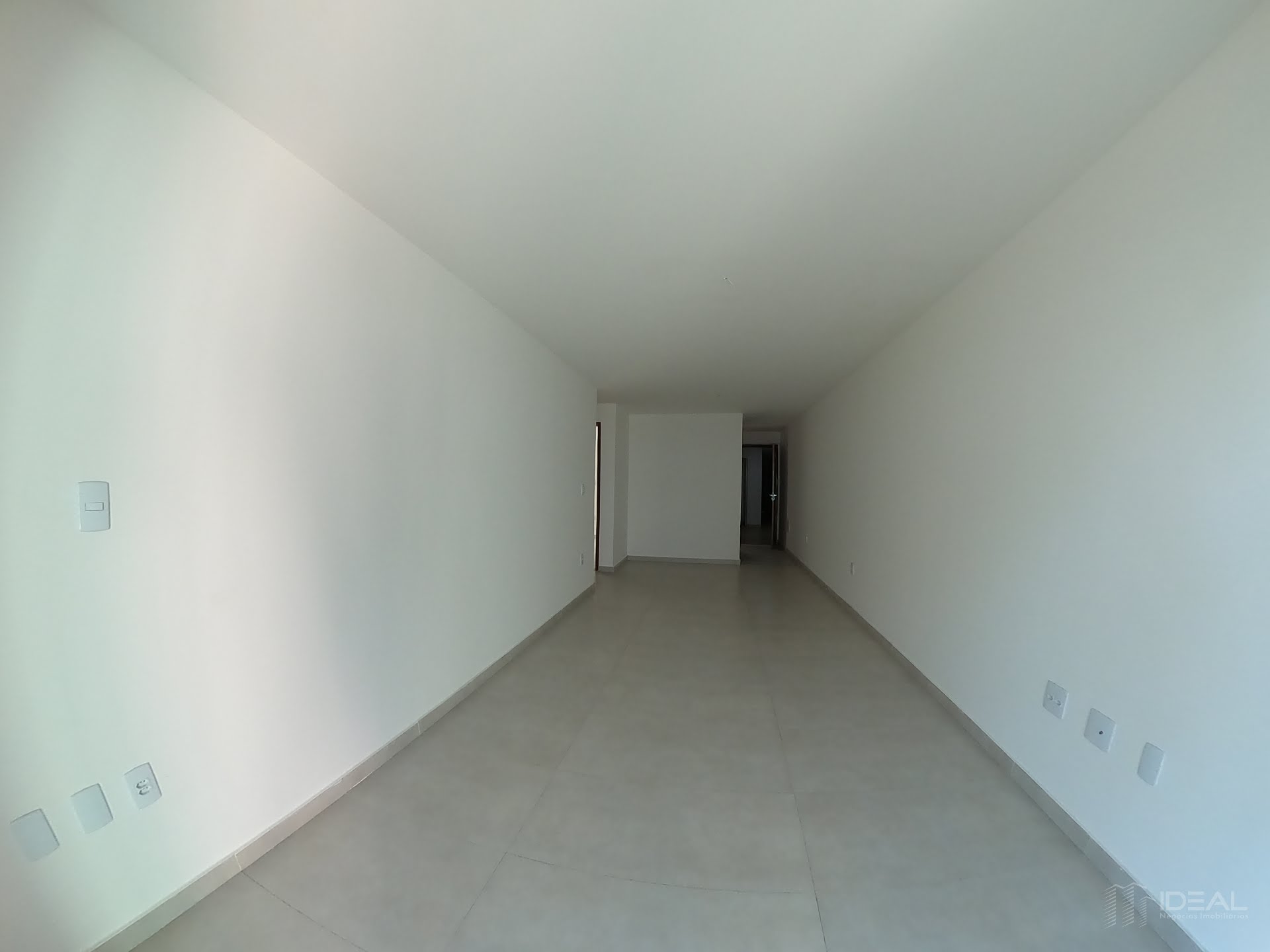 Apartamento com dois quartos à venda da Av. Alberto Torres em Campos RJ 