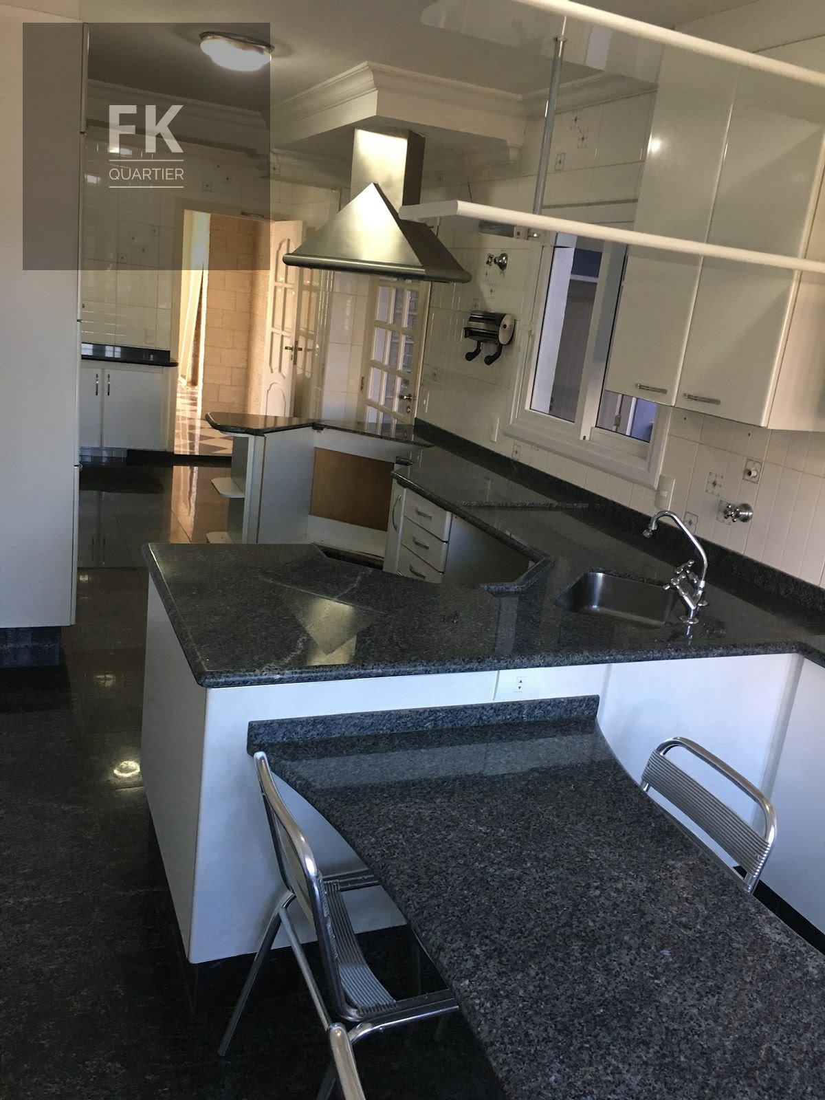 Casa à venda com 4 quartos, 4 suítes, 4 vagas e 400m² no Alphaville Residencial Dois, Barueri (SP) — foto 9 de 19