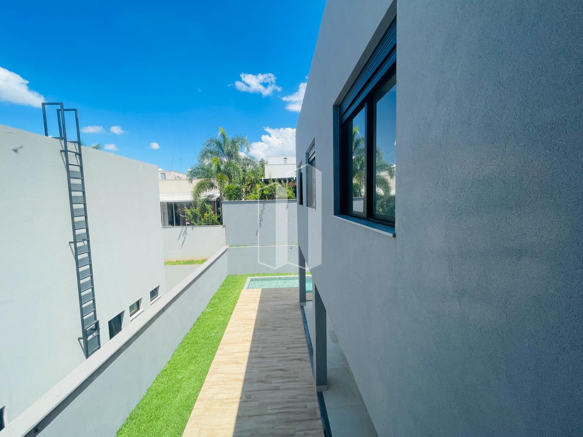 Casa à venda com 5 quartos, 5 suítes, 4 vagas e 380m² no Alphaville Flamboyant Residencial Araguaia, Goiânia (GO) — foto 14 de 24