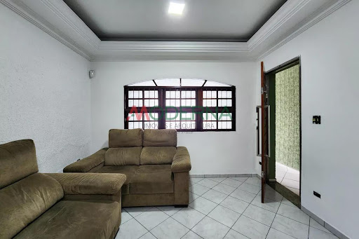Sobrado à Venda em Nova Petrópolis, SBC: 220m², 3 Dorms, R$795mil