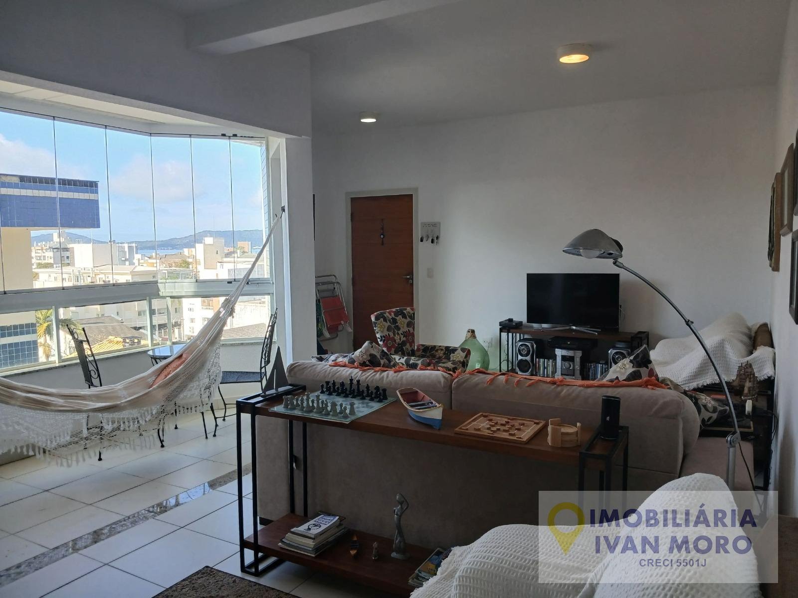 Apartamento à venda com 3 quartos, 2 banheiros, 2 vagas e 105m² no Canasvieiras, Florianópolis — foto principal