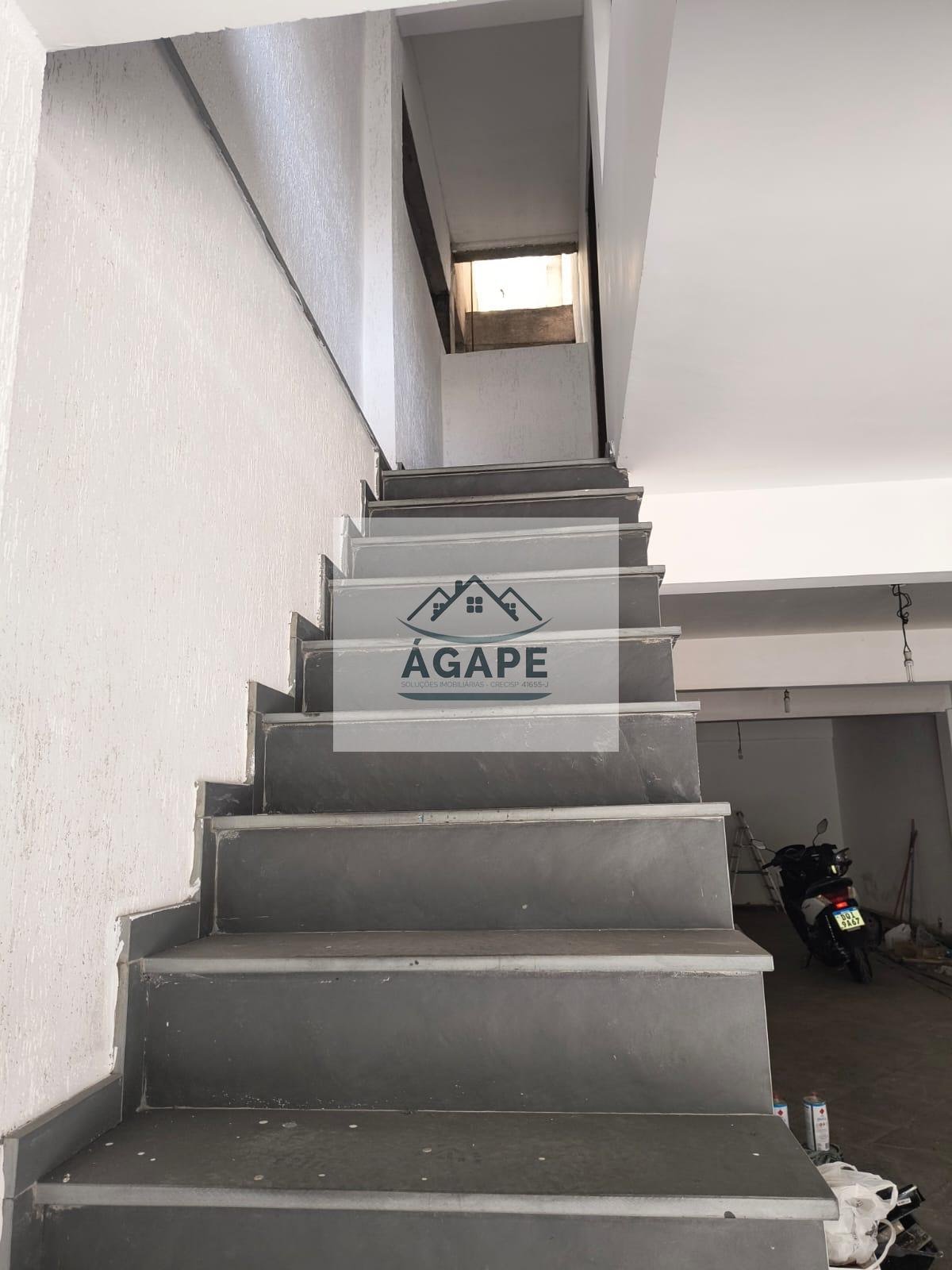 Casa à venda com 3 quartos, 1 suíte, 4 vagas e 250m² no Jardim Saint Moritz, Taboão da Serra (SP) — foto 28 de 30