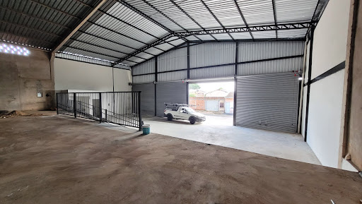 Galpão Comercial à venda no bairro Nossa Sra. das Graças em Uberlândia.