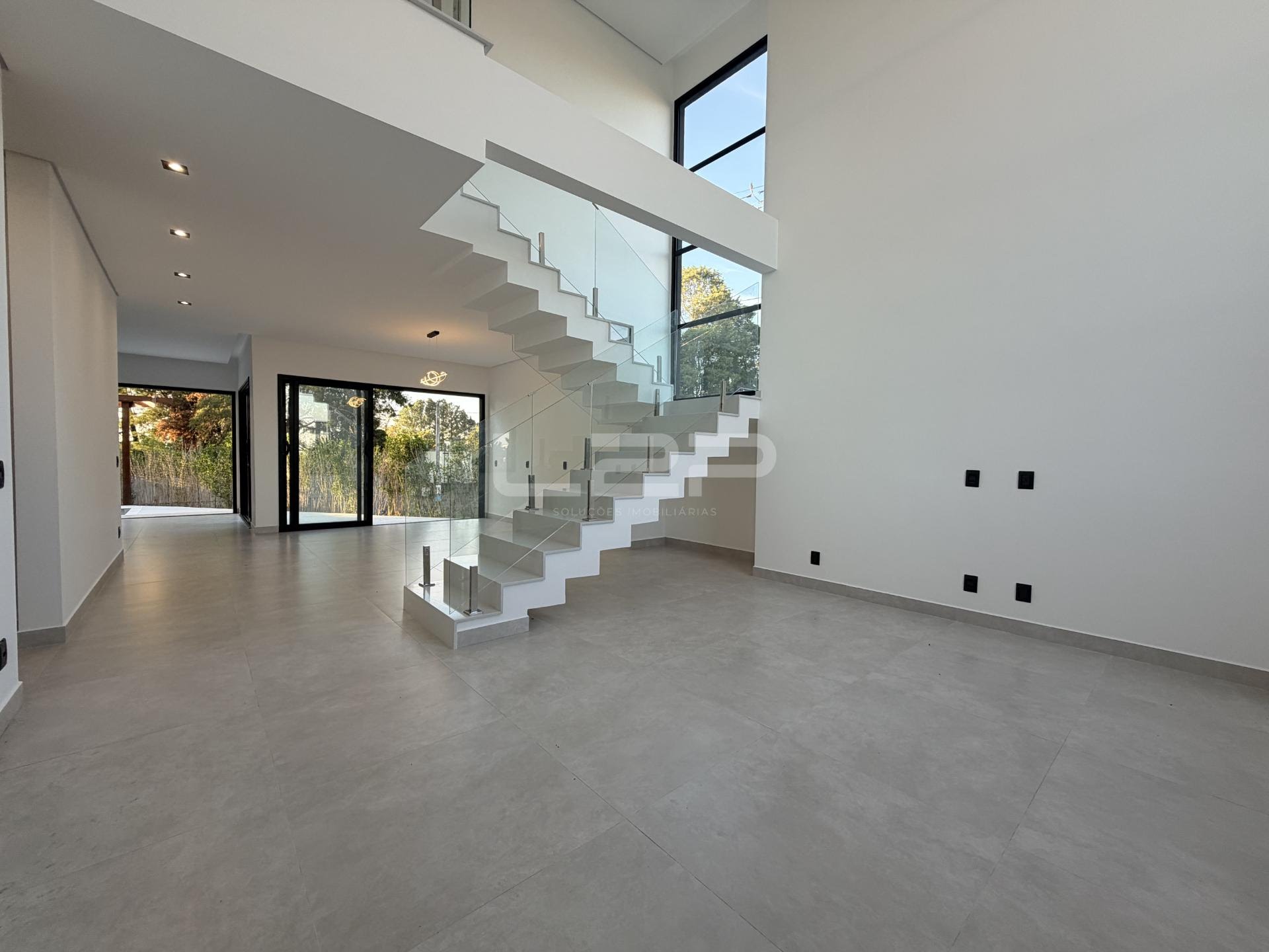Casa à venda com 4 quartos, 3 suítes, 4 vagas e 384m² no Jacaré, Cabreúva (SP) — foto 3 de 30