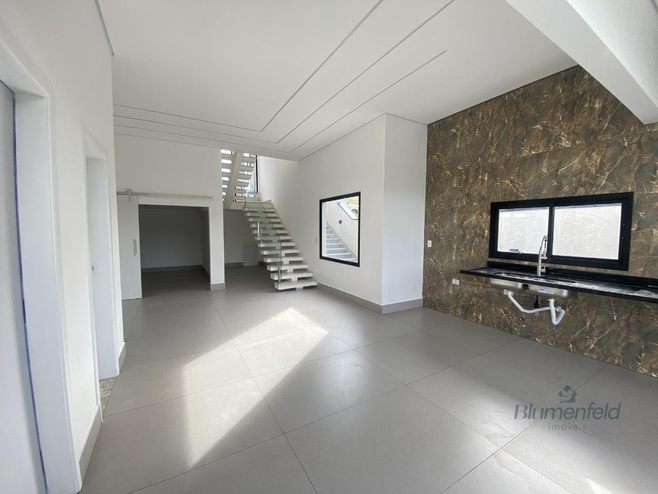 Casa à venda com 3 quartos, 3 suítes, 4 vagas e 230m² no Parque Santa Tereza, Santa Isabel (SP) — foto 4 de 21