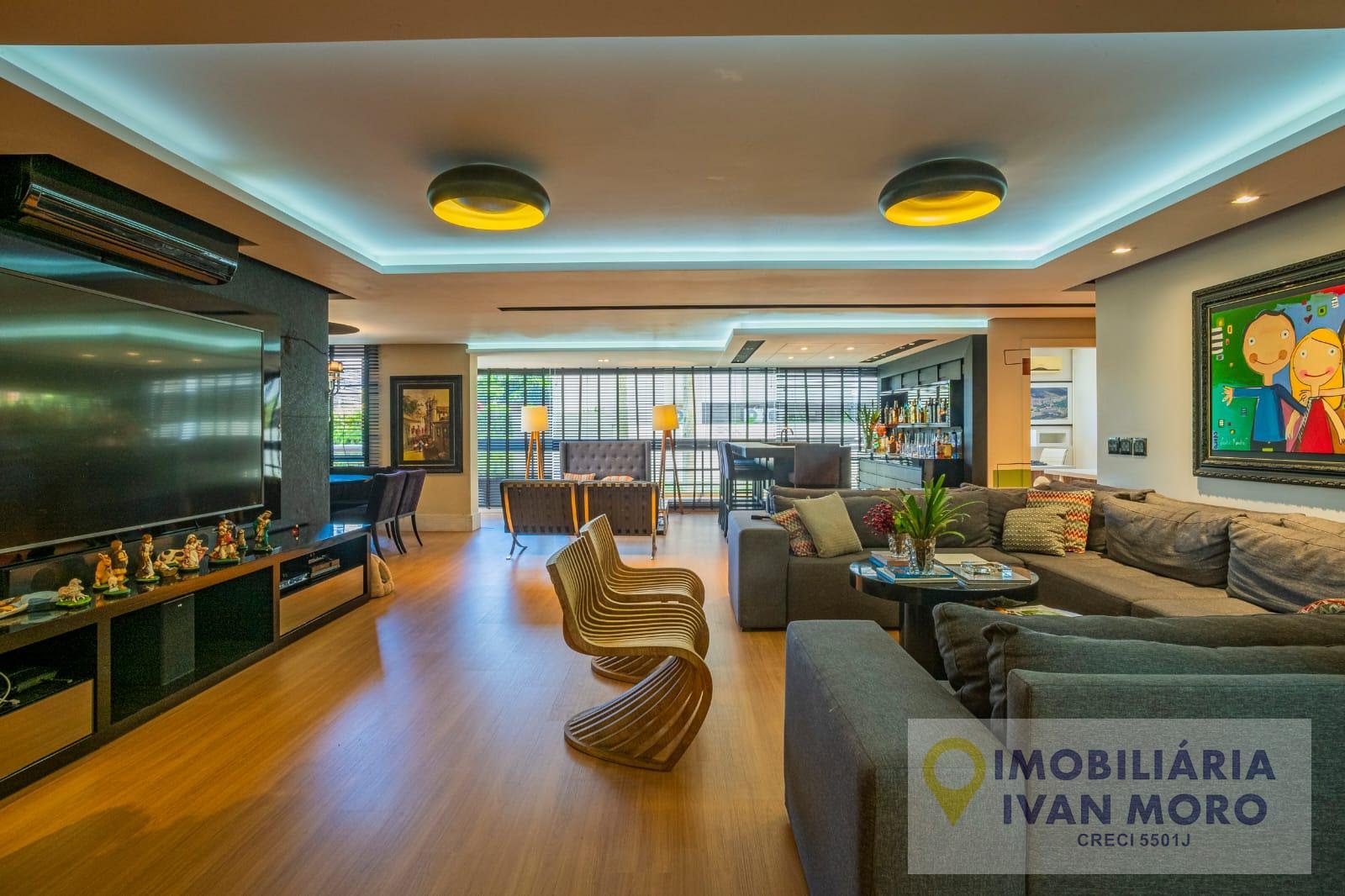 Apartamento à venda com 4 quartos, 4 banheiros, 3 vagas e 325m² no Centro, Florianópolis — foto principal