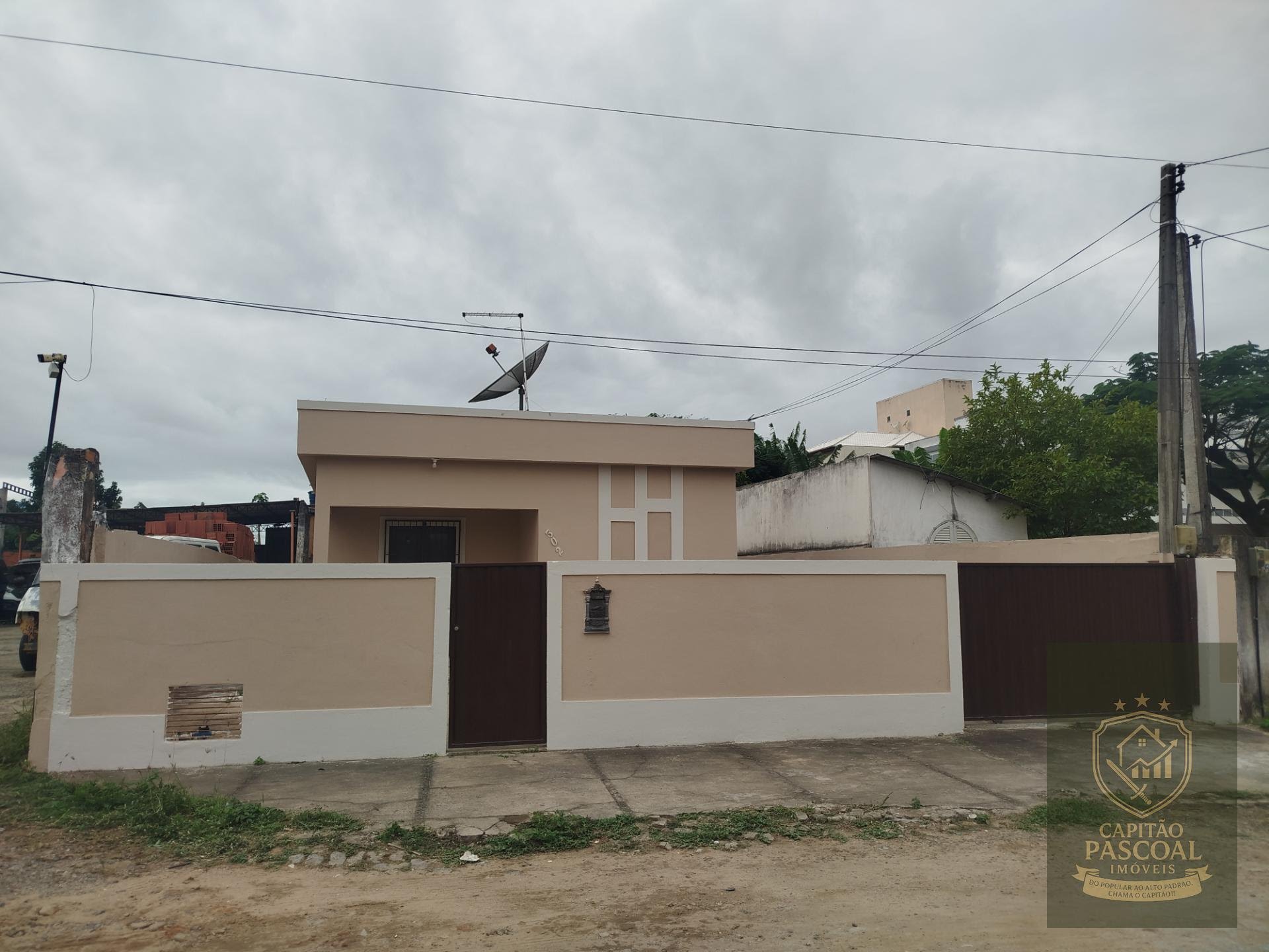 Casa para alugar com 3 quartos, 1 banheiro, 5 vagas e 176m² no Parque Vista Alegre, Campos dos Goytacazes — foto principal