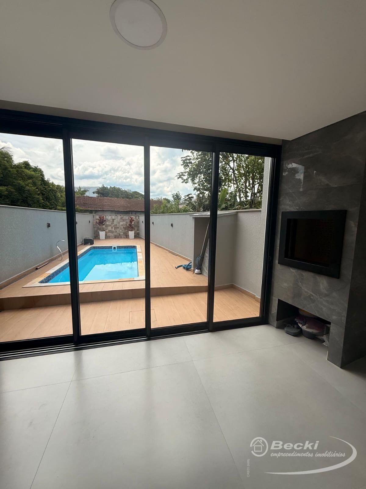 Casa à venda com 3 quartos, 1 suíte, 2 vagas e 179m² no América, Joinville (SC) — foto 9 de 19