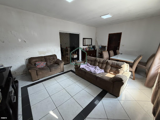 Casa para Venda em Suzano / SP no bairro Parque Maria Helena 