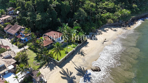 Casa Frente Mar para Temporada em Angra dos Reis / RJ no bairro Vila Histórica