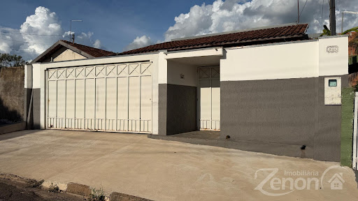 Casa à Venda em Jardim Adamantina, 3 Quartos por R$160.000