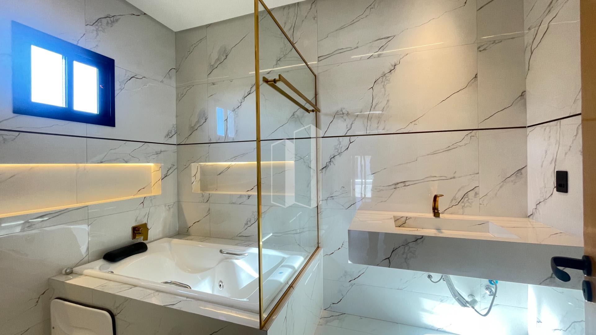 Casa à venda com 4 quartos, 4 suítes, 4 vagas e 283m² no Jardins França, Goiânia (GO) — foto 26 de 28