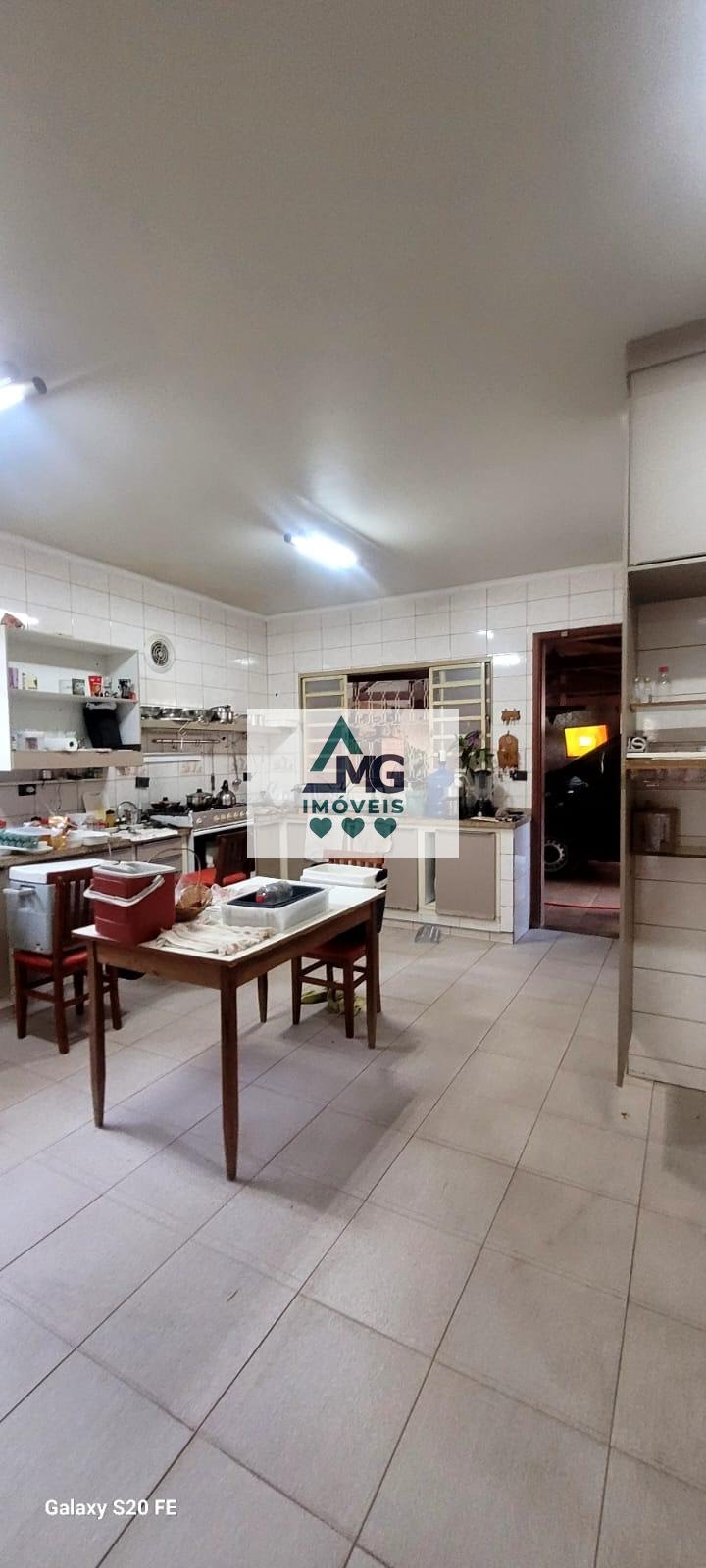 Casa à venda com 4 quartos, 1 suíte, 3 vagas e 424m² no Chácara das Rosas, Três Corações (MG) — foto 22 de 30