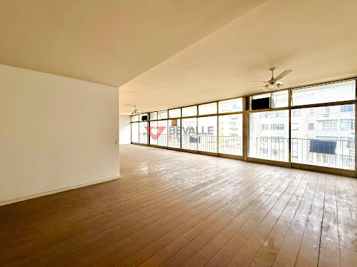 Luxuoso Apartamento no Flamengo: 4 Quartos e 5 Banheiros