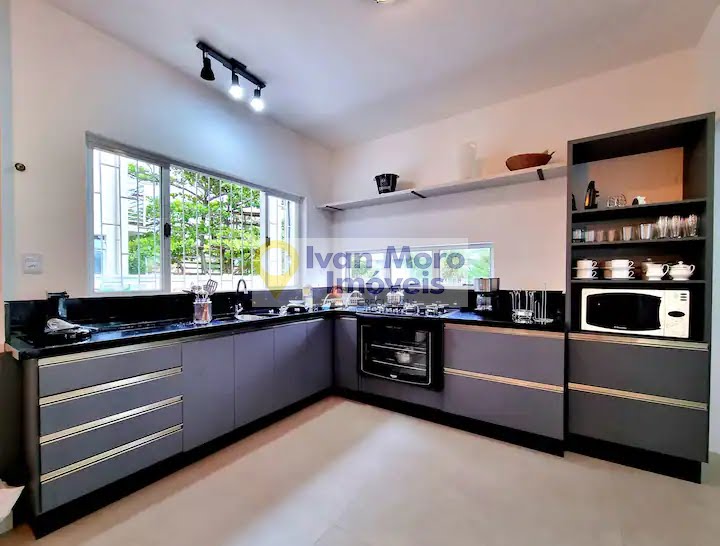 Casa para alugar com 7 quartos, 5 banheiros, 4 vagas e 350m² no Daniela, Florianópolis (SC) — foto 10 de 30