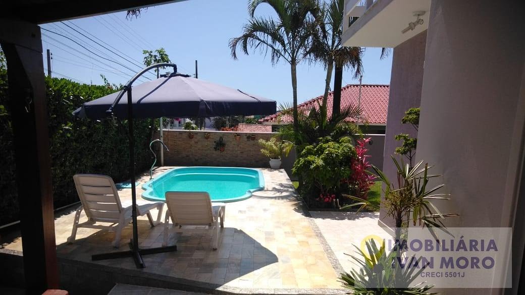 Casa à venda com 5 quartos, 4 banheiros, 3 vagas e 224m² no Ingleses do Rio Vermelho, Florianópolis — foto principal