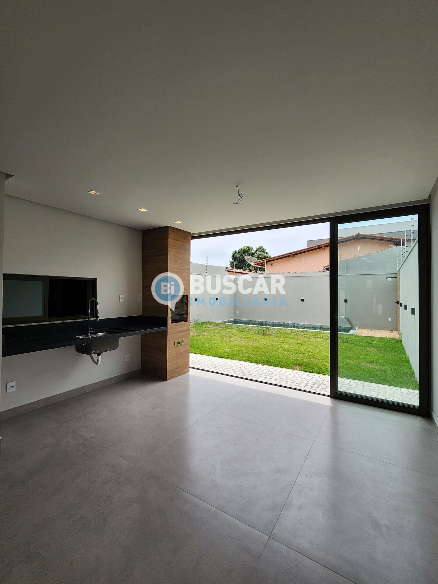 Casa à venda com 4 quartos, 4 suítes, 4 vagas e 240m² no Sim, Feira de Santana (BA) — foto 8 de 24