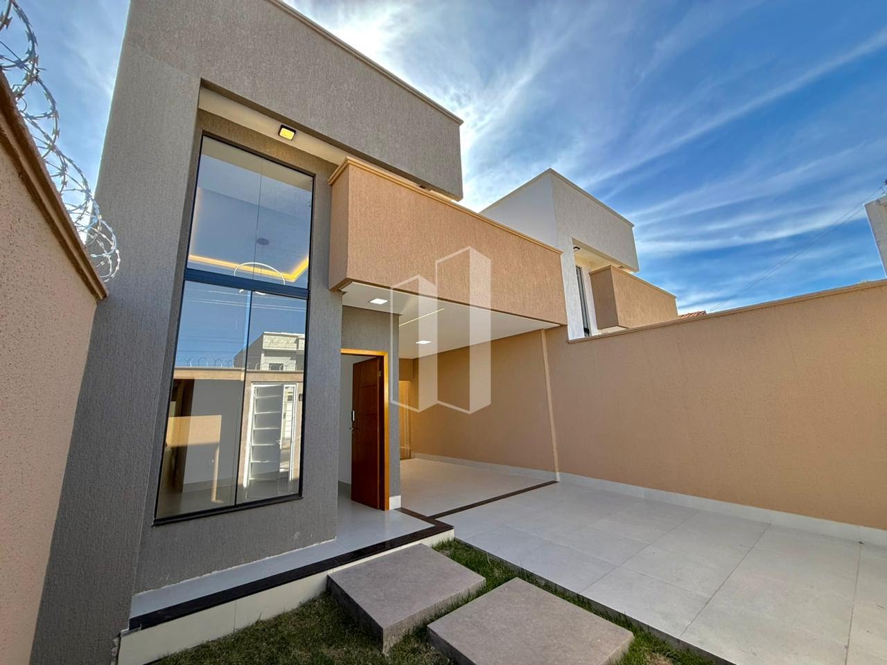 Casa à venda com 3 quartos, 1 suíte, 4 vagas e 116m² no Vila Oliveira, Aparecida de Goiânia (GO) — foto 2 de 30